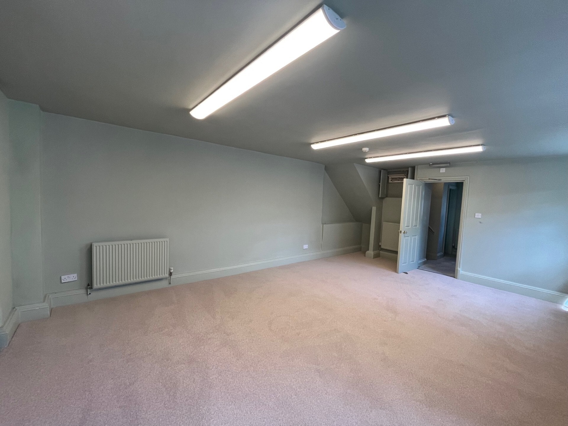 43-44 North Bar St, Banbury to rent Interior Photo- Image 1 of 5