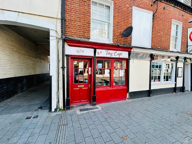 15 The Broadway, Newbury to rent - Building Photo - Image 2 of 3