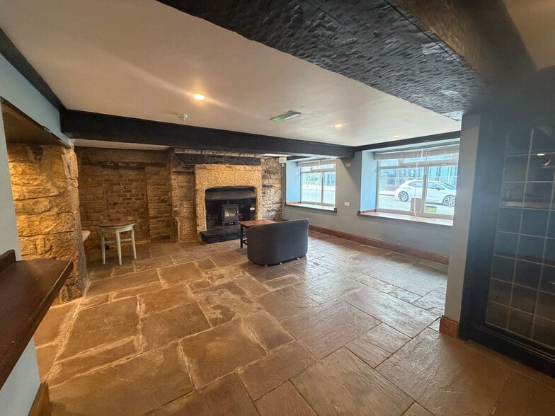 32 Shambles St, Barnsley for sale - Interior Photo - Image 3 of 20