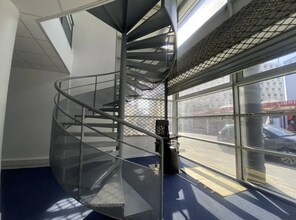 Office in Saint-Ouen to rent Building Photo- Image 1 of 12