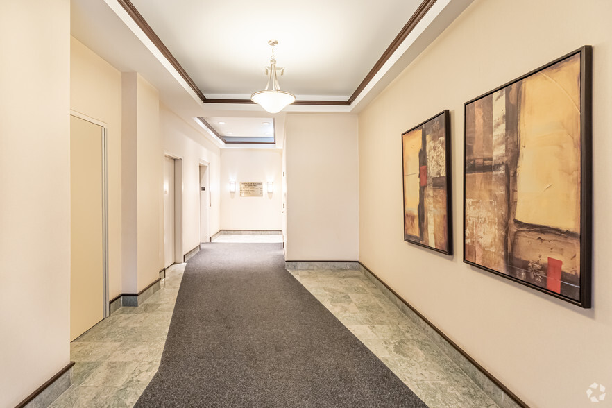 207 Queen St, Ottawa, ON for rent - Lobby - Image 2 of 5