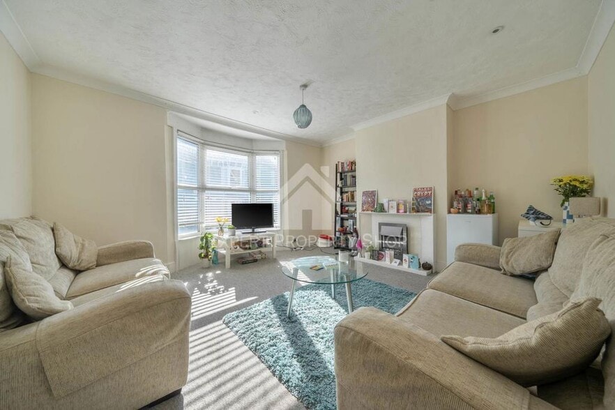 43 Montreal Rd, Brighton for sale - Building Photo - Image 3 of 7