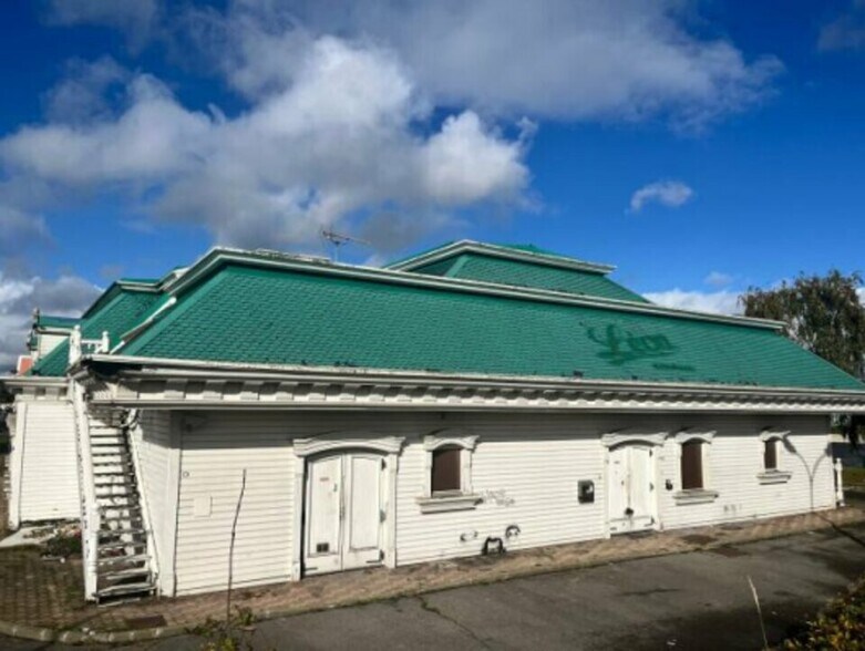36 Route De Massy, Chilly-Mazarin to rent - Building Photo - Image 2 of 6