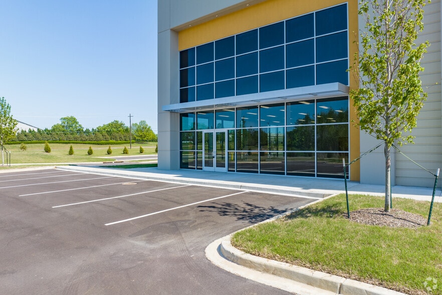 3715 US Hwy 51, Southaven, MS to rent - Building Photo - Image 2 of 21