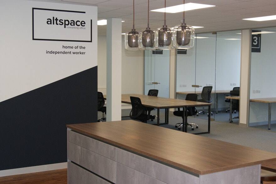 Moulders Ln, Warrington to rent - Interior Photo - Image 3 of 24