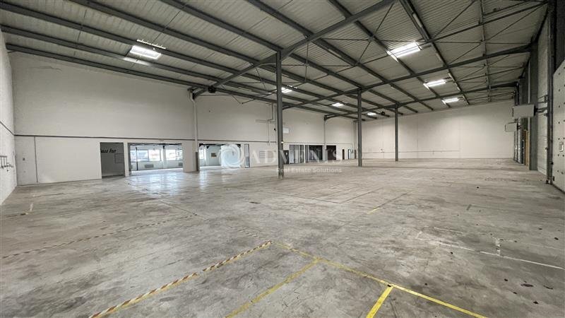Light Industrial in Moissy-Cramayel to rent - Building Photo - Image 2 of 12