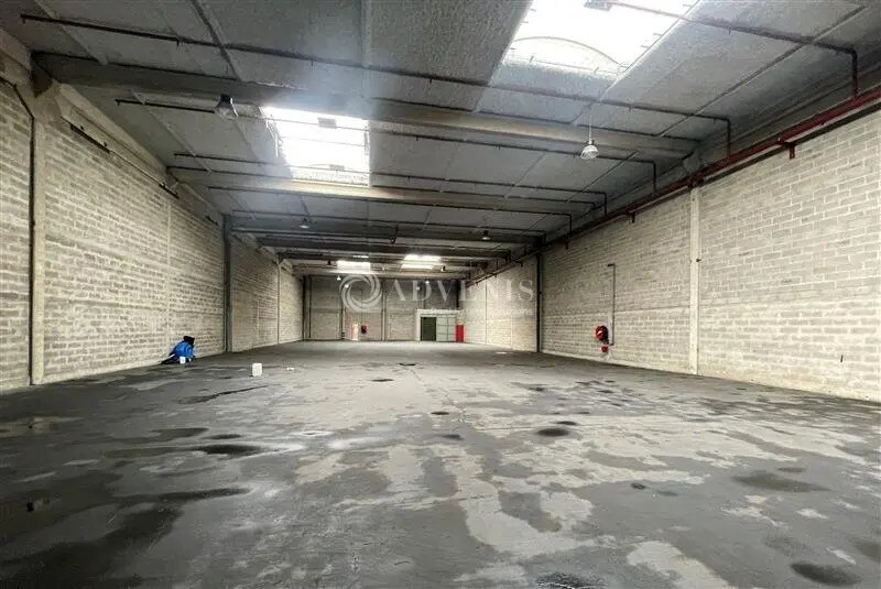 Industrial in Marly-la-Ville to rent Building Photo- Image 1 of 12