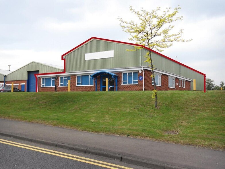 Second Ave, Kingswinford to rent - Building Photo - Image 2 of 6