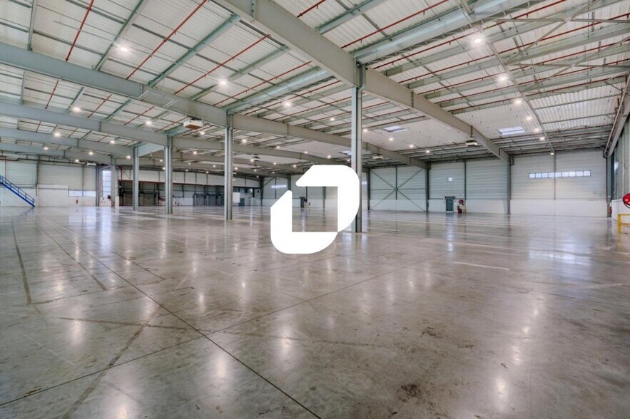 Industrial in Wissous to rent - Building Photo - Image 2 of 15