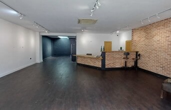 16-17 Hermitage Rd, Hitchin to rent Interior Photo- Image 2 of 2
