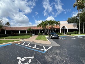 4 Harvard Cir, West Palm Beach, FL for rent Building Photo- Image 1 of 5