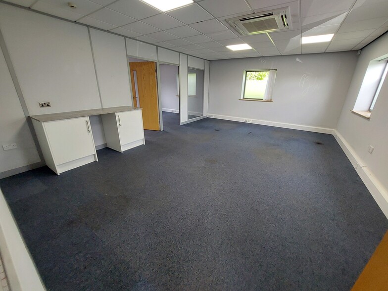 Coach Rd, Shireoaks for rent - Building Photo - Image 3 of 11