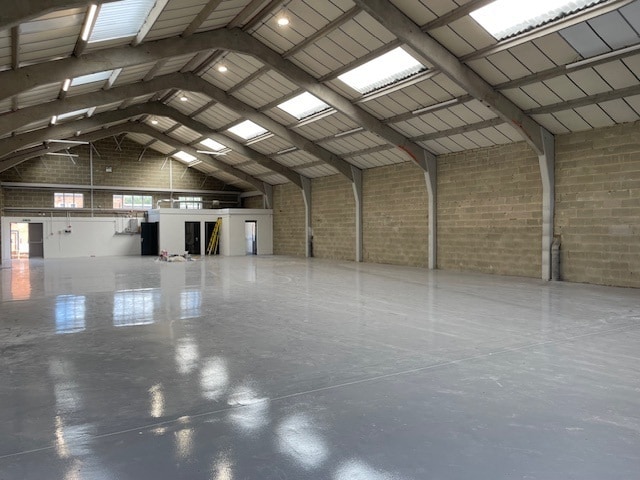 1 Mace Ln, Ashford to rent - Building Photo - Image 3 of 18