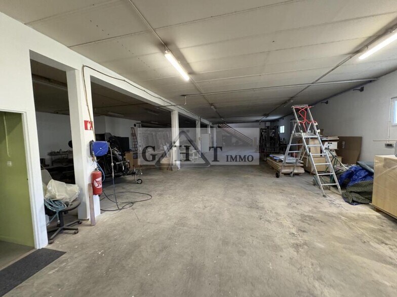 Industrial in Méry-sur-Oise for sale - Interior Photo - Image 2 of 11