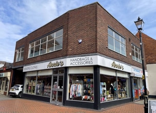 8-10 Exchange St, Retford to rent Building Photo- Image 1 of 4