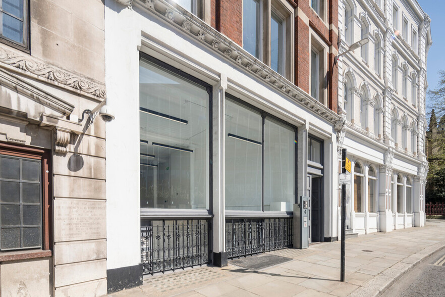 4 Snow Hl, London for rent - Building Photo - Image 1 of 6