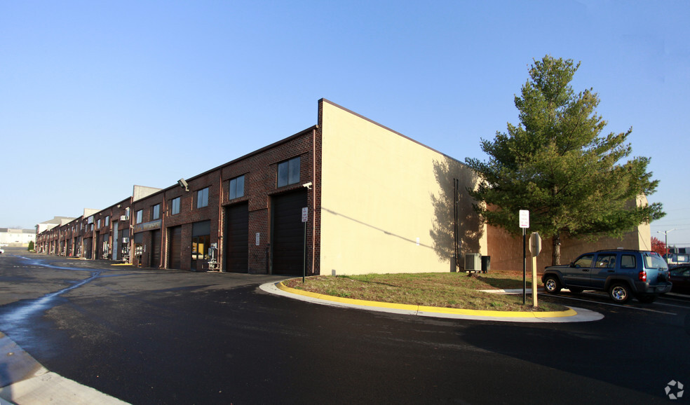 8503-8505 Euclid Ave, Manassas Park, VA for rent - Building Photo - Image 2 of 6