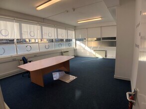 70-76 Murray Pl, Stirling to rent Interior Photo- Image 2 of 5