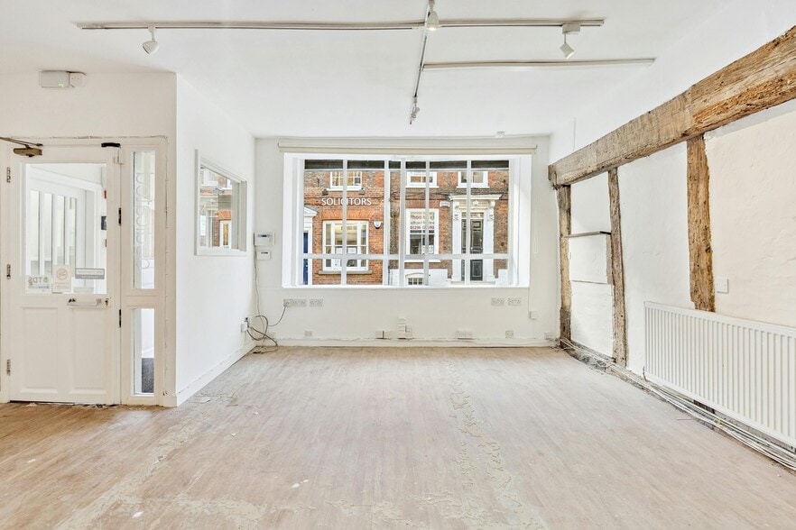 15 Temple St, Aylesbury to rent - Building Photo - Image 3 of 39