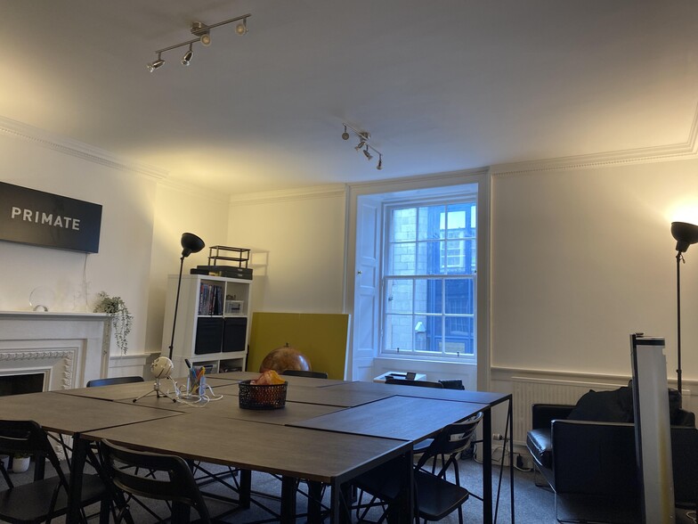 6 Hill St, Edinburgh to rent - Building Photo - Image 2 of 5