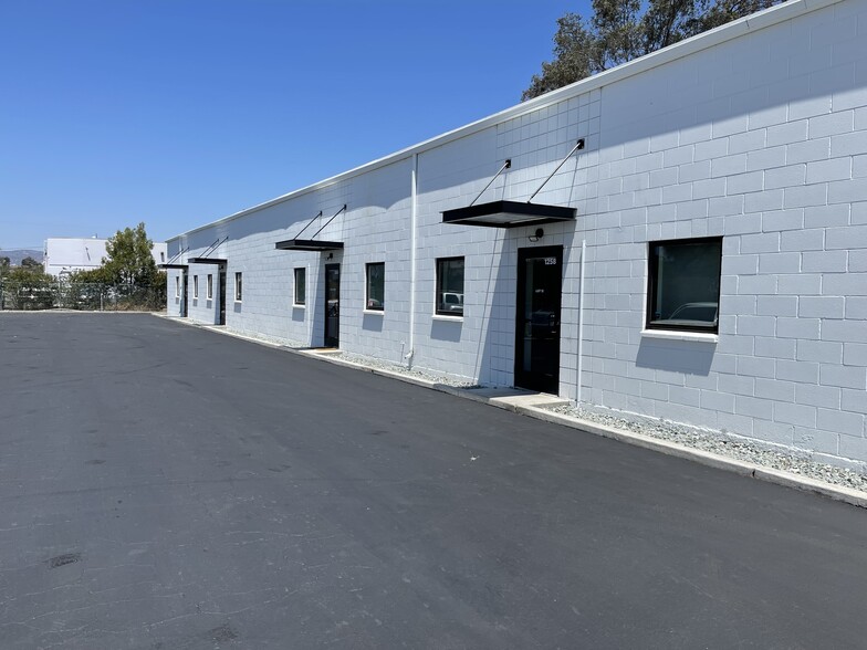 1250 Industrial Ave, Escondido, CA for rent - Building Photo - Image 3 of 10