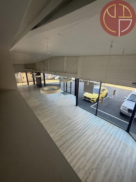 Retail in Saint-Orens-de-Gameville to rent - Interior Photo - Image 3 of 8