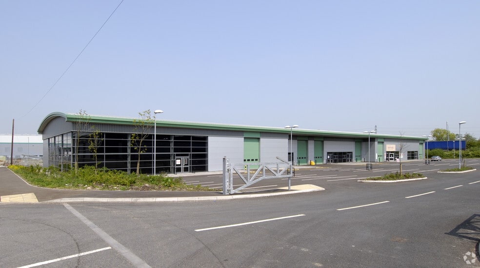 Hamilton Way, Nuneaton for sale - Primary Photo - Image 1 of 1