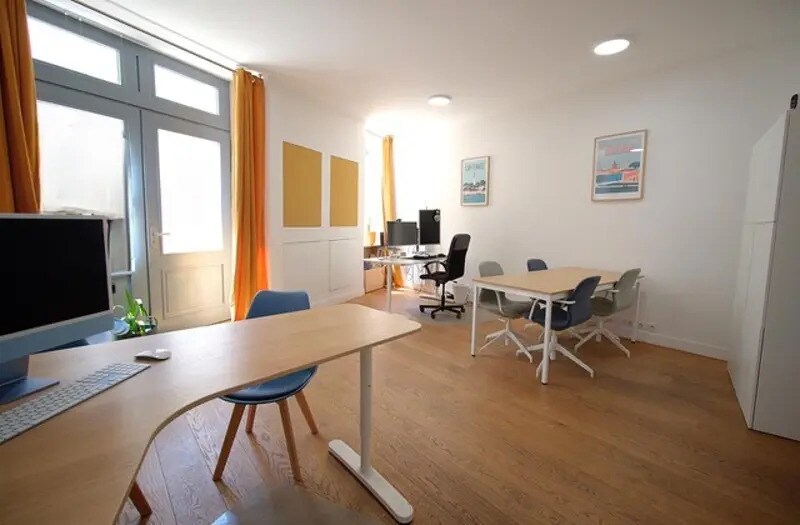 Office in Bordeaux for sale Interior Photo- Image 1 of 7