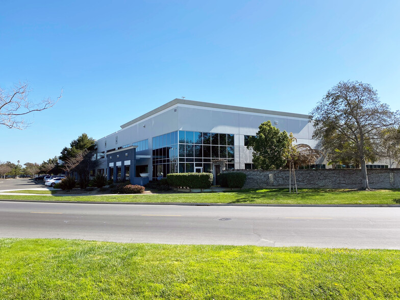 7000 Gateway Blvd, Newark, CA for sale - Building Photo - Image 1 of 1