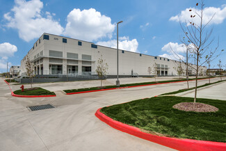 More details for 3215 N Panam Expy, San Antonio, TX - Industrial for Rent