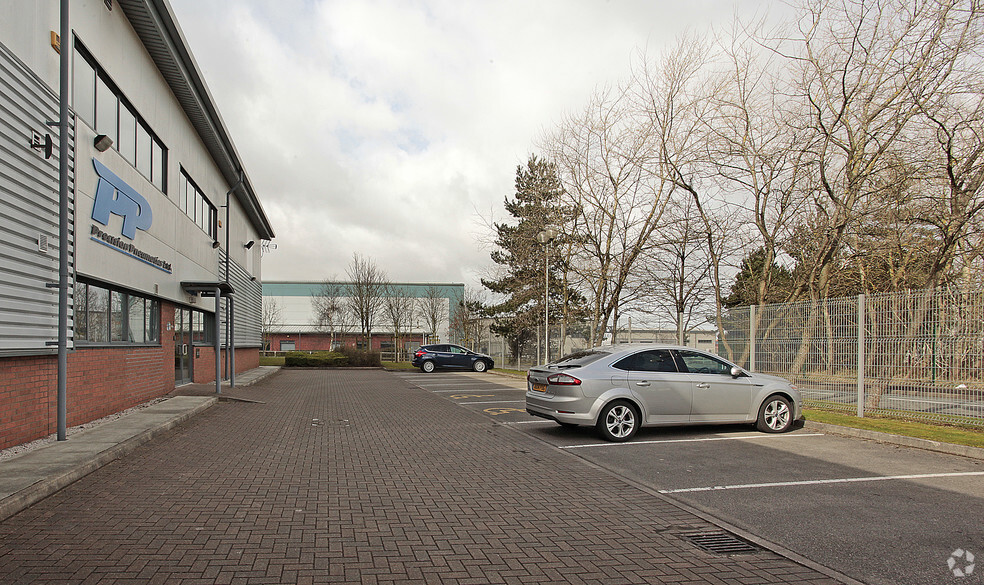 Villiers Ct, Prescot for sale - Building Photo - Image 3 of 5