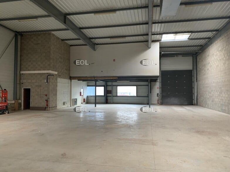 Light Industrial in Saint-Brice-sous-Forêt to rent - Interior Photo - Image 3 of 6