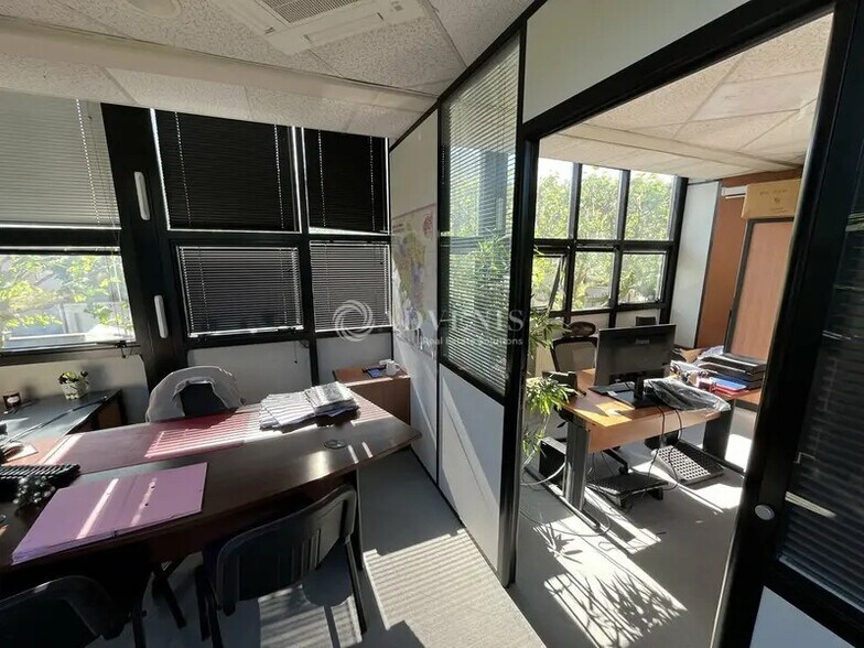 Office in Champigny-sur-Marne to rent - Interior Photo - Image 2 of 6