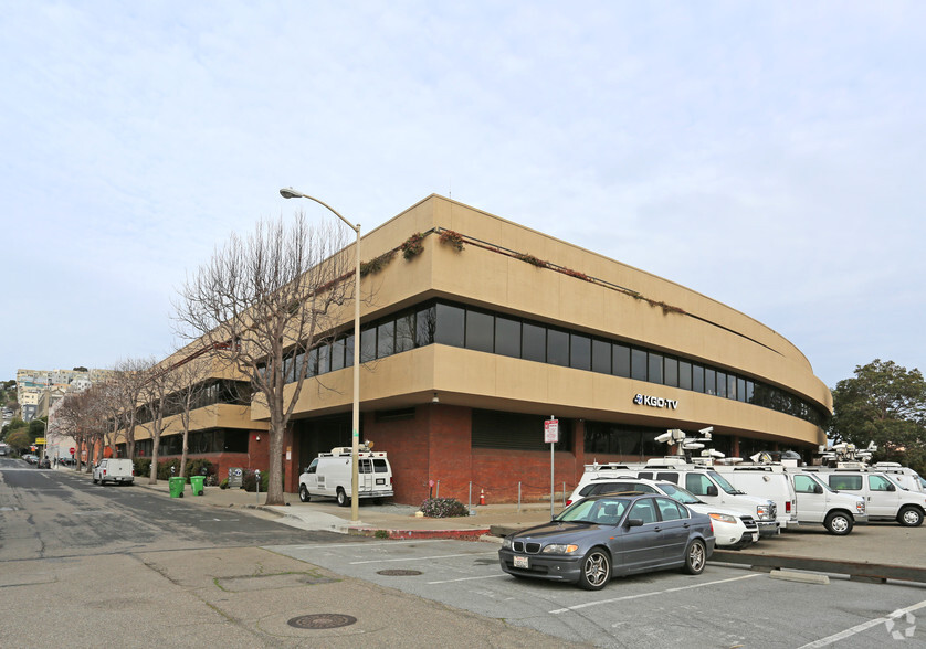 900 Front St, San Francisco, CA for rent - Building Photo - Image 1 of 3