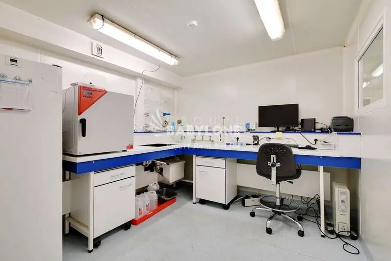 Office / Medical in Meudon to rent - Interior Photo - Image 3 of 30