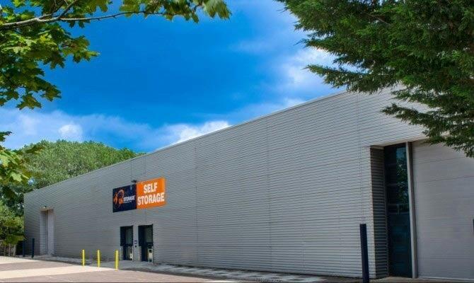 22-23 Westmead Industrial Estate, Swindon to rent - Building Photo - Image 2 of 5