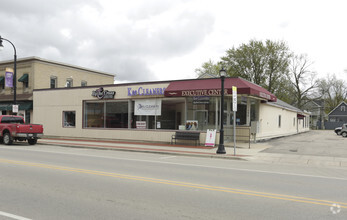 124-138 W Main St, Waunakee, WI for sale Primary Photo- Image 1 of 1