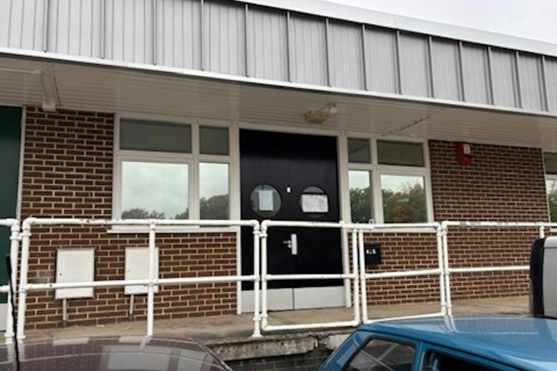 Wade Rd, Basingstoke to rent Building Photo- Image 1 of 5