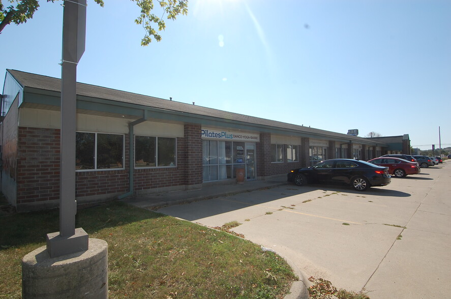 1210 S Gilbert St, Iowa City, IA for rent - Building Photo - Image 2 of 12