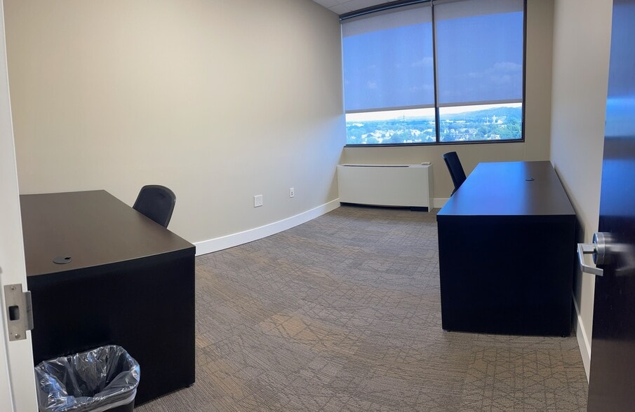 1 W Broad St, Bethlehem, PA to rent - Interior Photo - Image 3 of 17