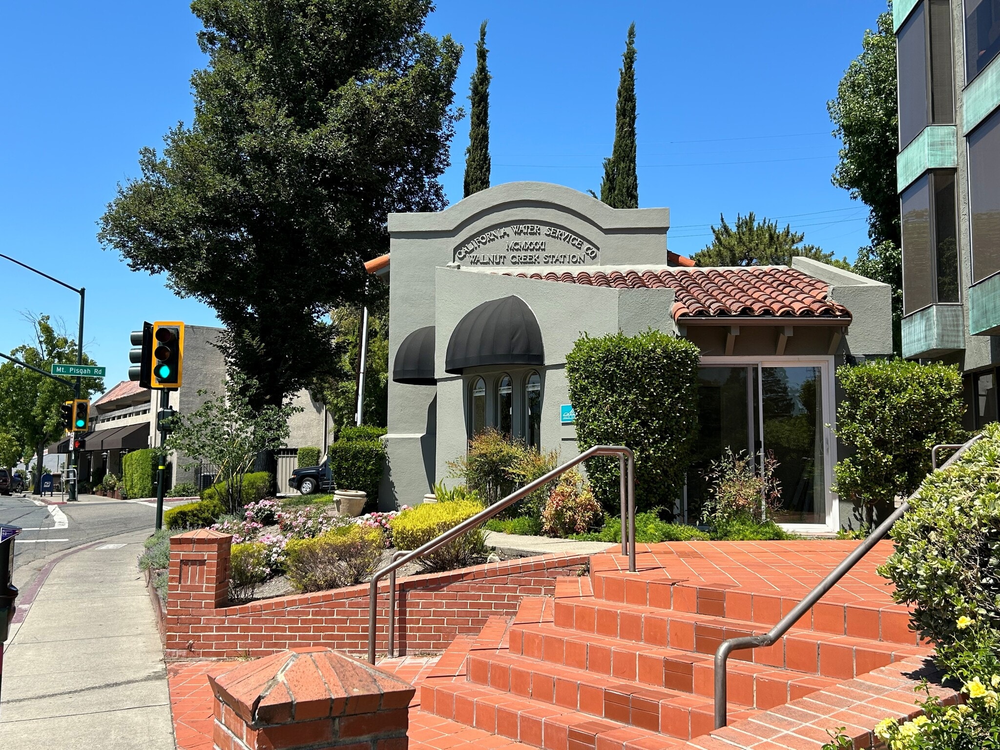 1200 Mt Diablo Blvd, Walnut Creek, CA to rent Interior Photo- Image 1 of 10