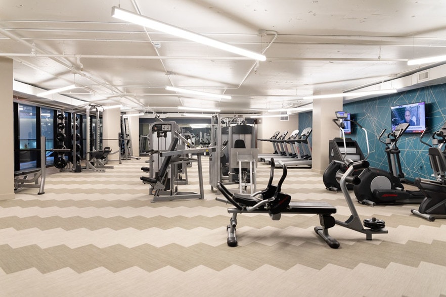 4722 N 24th St, Phoenix, AZ to rent - Interior Photo - Image 2 of 30