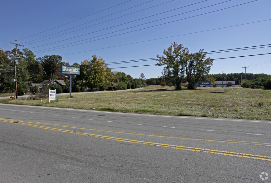 1768 Highway 100, Centerville, TN for sale - Primary Photo - Image 2 of 4