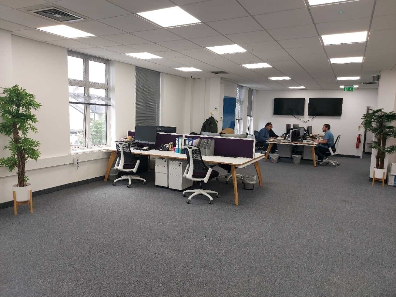 2-4 Oyster Ln, Byfleet to rent Building Photo- Image 1 of 4