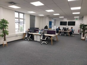 2-4 Oyster Ln, Byfleet to rent Building Photo- Image 1 of 4