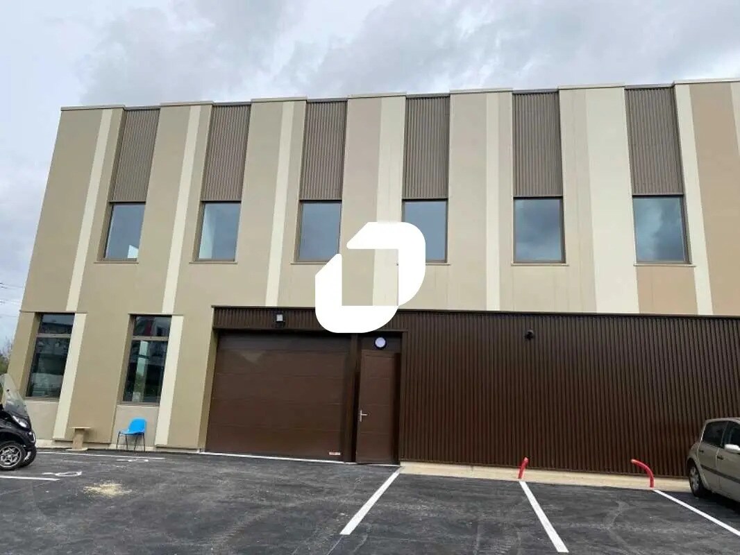 Light Industrial in Gennevilliers for sale Building Photo- Image 1 of 32
