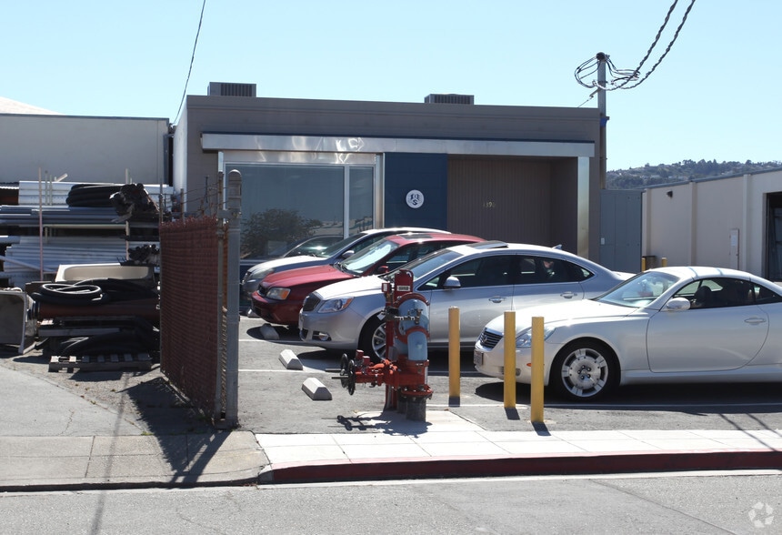 1390 Bayport Ave, San Carlos, CA for sale - Building Photo - Image 2 of 3