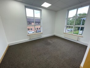 Royal Ct, Rudheath for rent Interior Photo- Image 1 of 8