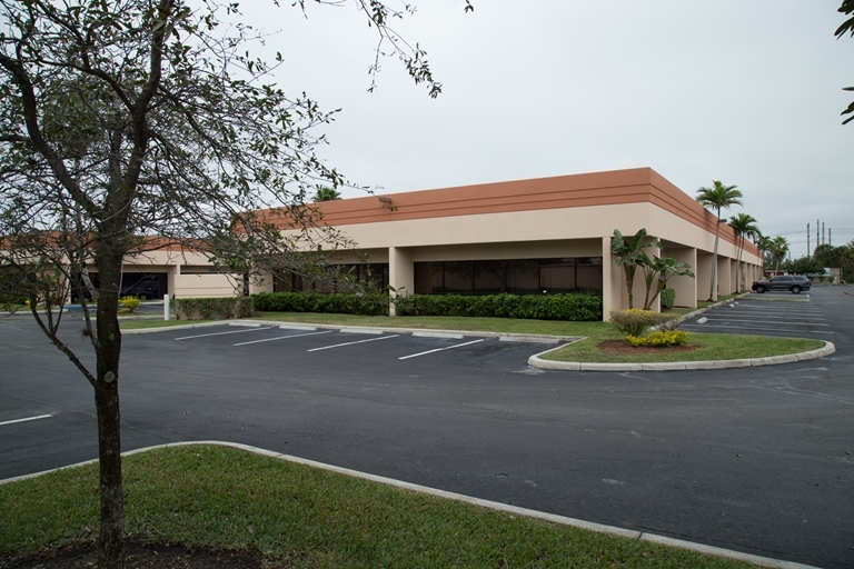 5400 S University Dr, Davie, FL for rent - Building Photo - Image 2 of 4