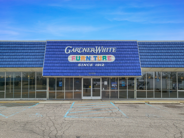 20999 Groesbeck Hwy, Warren, MI for rent - Building Photo - Image 1 of 10